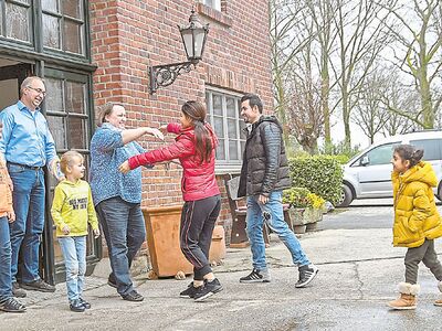 Karzan Salih und seine Familie zu Besuch bei Schulze Wettendorfs